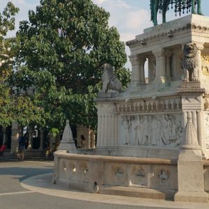 a monument in Budapest's Buda District