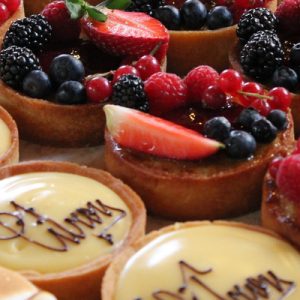 cheesecakes and fruit cheesecakes