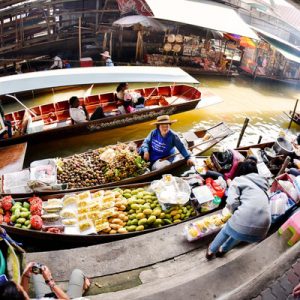 Damnoen Saduak Floating Market in Thailand
