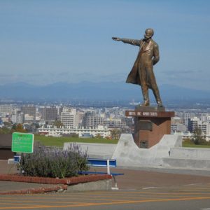 statue of a man pointing
