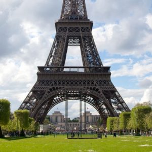 a view of the Eiffel Tower from the nearby garden