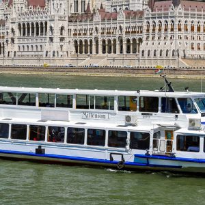 drinks and cruise danube river budapest