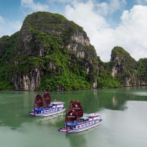 Ha Long Bay Cruise Tour from Ha Noi by Genesis Cruise