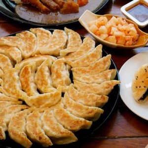 Kinza Gyoza in Sutthisan