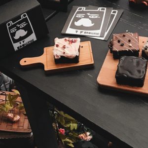 Mr. Brownies at Zhongxiao Dunhua and Ximen Station