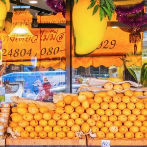 Mae Varee Fruit Shop in Thong Lo