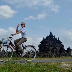 Tourists visit Plaosan temple
