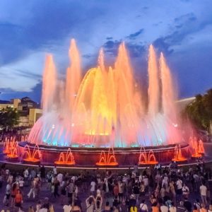 barcelona highlights tour, barcelona magic fountain show, barcelona bus tour