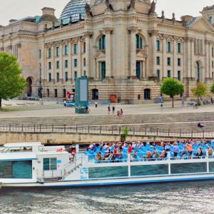 sightseeing cruise in berlin