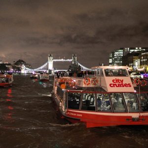 泰晤士河浪漫歌舞秀游轮晚餐